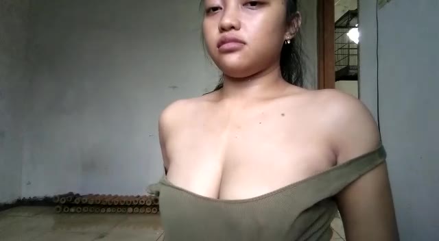 Abg Delia Pamer Toket Pentil Keras