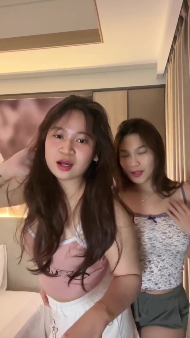 Selly Chin Tiktokers Nakal Live Nakal Sama Bestie